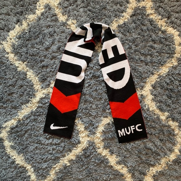 Nike Manchester United Scarf - Picture 3 of 4
